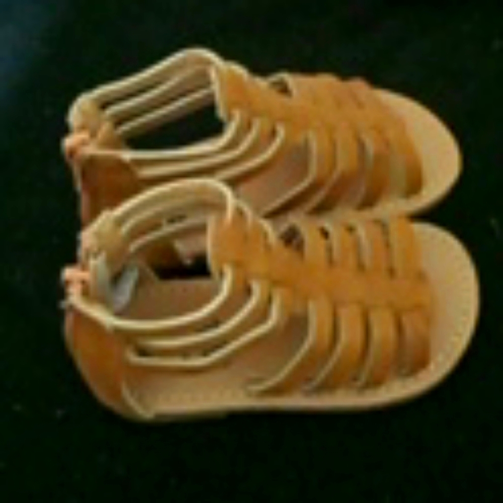 Sandals new never worn